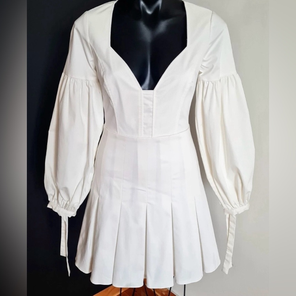 Chic White Long Sleeve Dress
